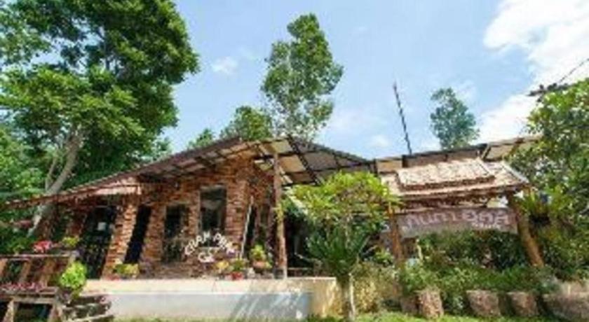 Kanta Hill Resort Nakhon Si Thammarat Esterno foto
